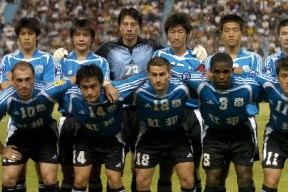 包含阿贾克斯训练开放日，集结日遗憾出局引欢呼，亚冠在即，阵容厚度经受考验的词条-lol电竞比赛