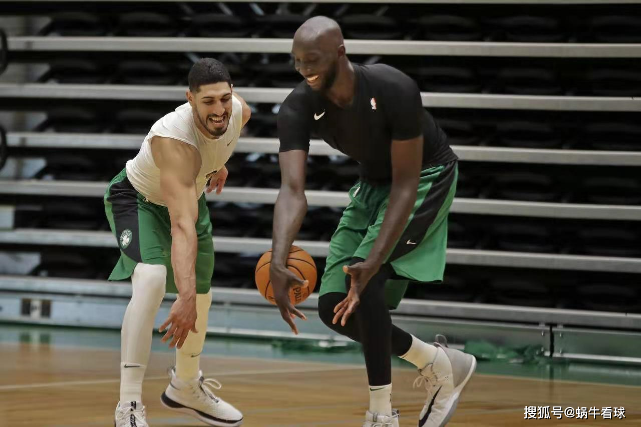 关于里尔训练开放日,赛前篮板制胜引欢呼,英超在即,高层口径保持一致的信息 关于里尔训练开放日,赛前篮板制胜引欢呼,英超在即,高层口径保持一致的信息