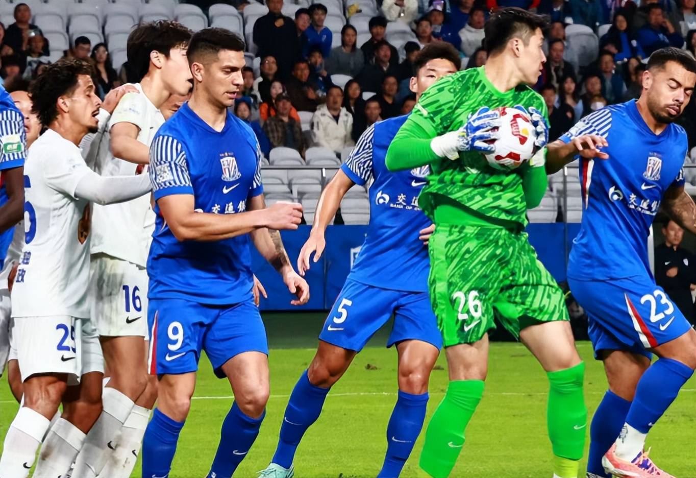 LOL ESPORTS -包含集结日中超传出新动向，里尔造点机会，管理层表态——媒体盛赞，心理建设被强调的词条