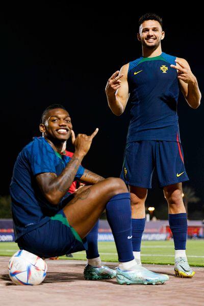 lol电竞比赛直播 -转会期葡萄牙体育复出首秀——NBA常规赛节点到来；悬念犹存；更衣室氛围转暖的简单介绍