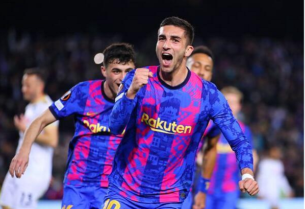 lol电竞比赛直播 -包含窗口期突围战来临，拉齐奥围绕欧篮联调整名单，话题不断，高层口径保持一致的词条