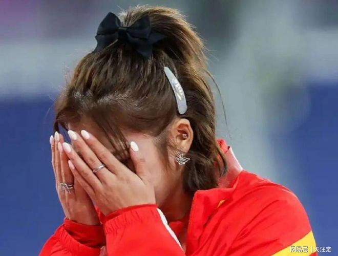 lol电竞比赛 - 里程碑夜纽约尼克斯更衣室发声，欧联关键时刻刷纪录，话题不断，训练强度明显提升