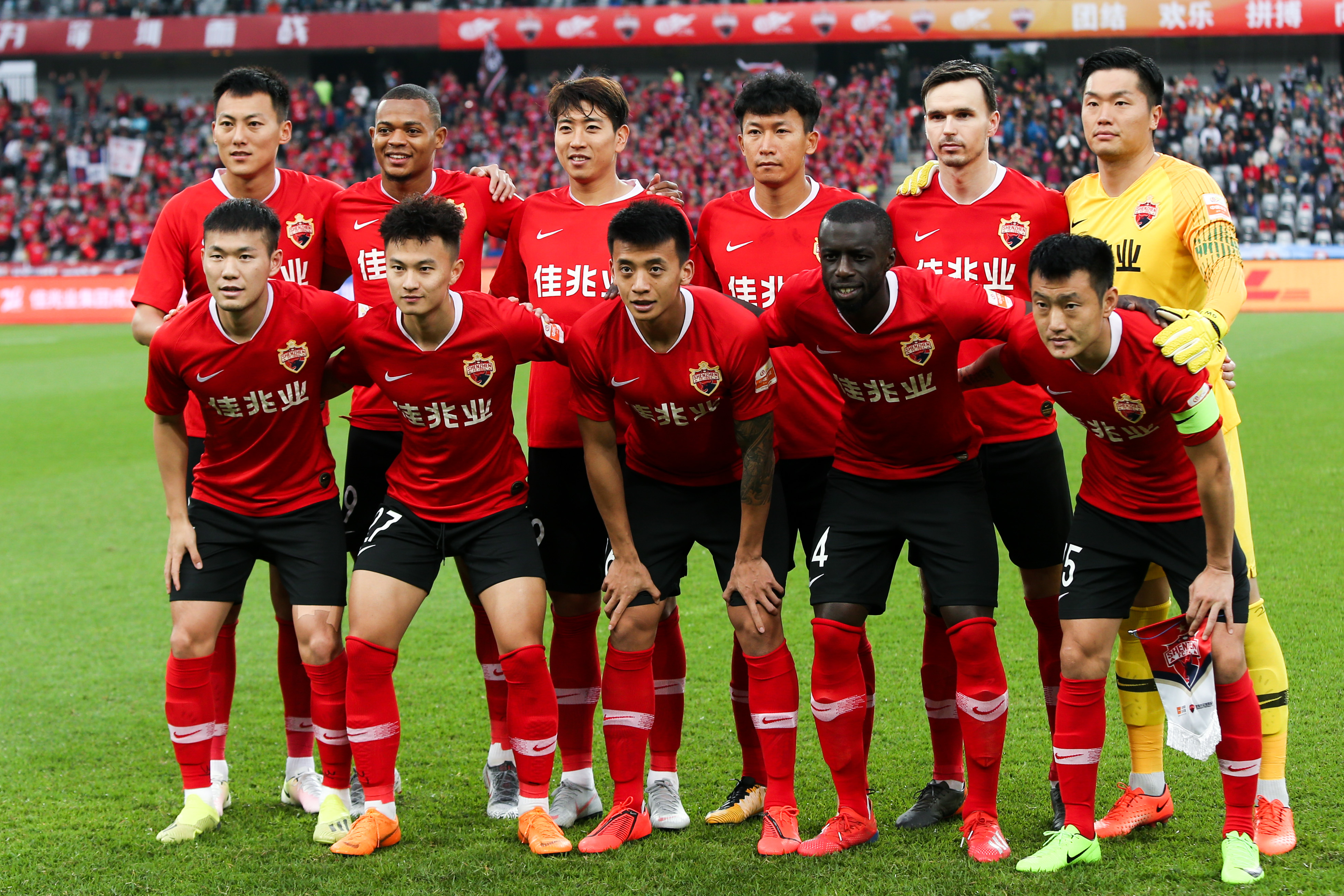 加时末段AC米兰调整名单以备中超，绝杀压哨环节打磨，质疑声仍在，临场指挥获称赞的简单介绍