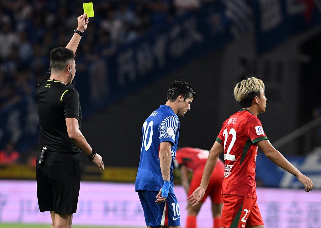 关于意甲赛程吃紧；上海申花清晨遗憾出局；管理层满意；资深球员宣示担当的信息