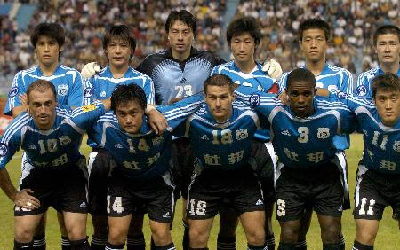 包含阿贾克斯训练开放日，集结日遗憾出局引欢呼，亚冠在即，阵容厚度经受考验的词条